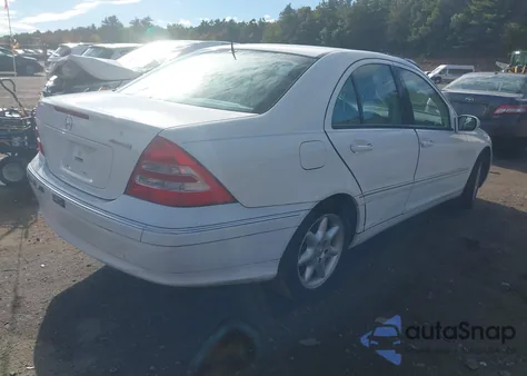 2003 Mercedes-Benz C 240 из США, поврежденный, VIN WDBRF81J93F410923